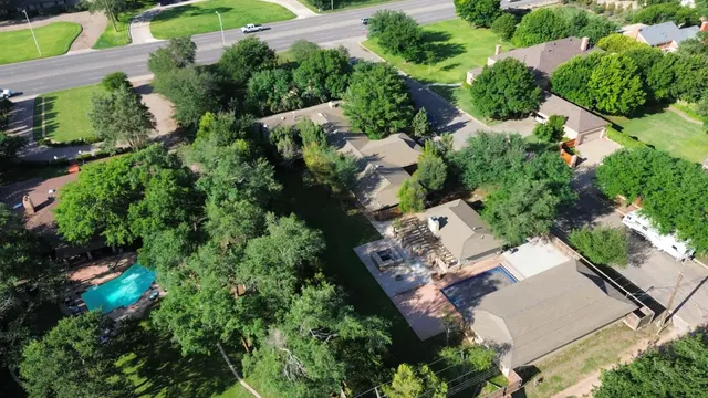 Photo 6 — 4910 19th Street, Lubbock, TX 79407