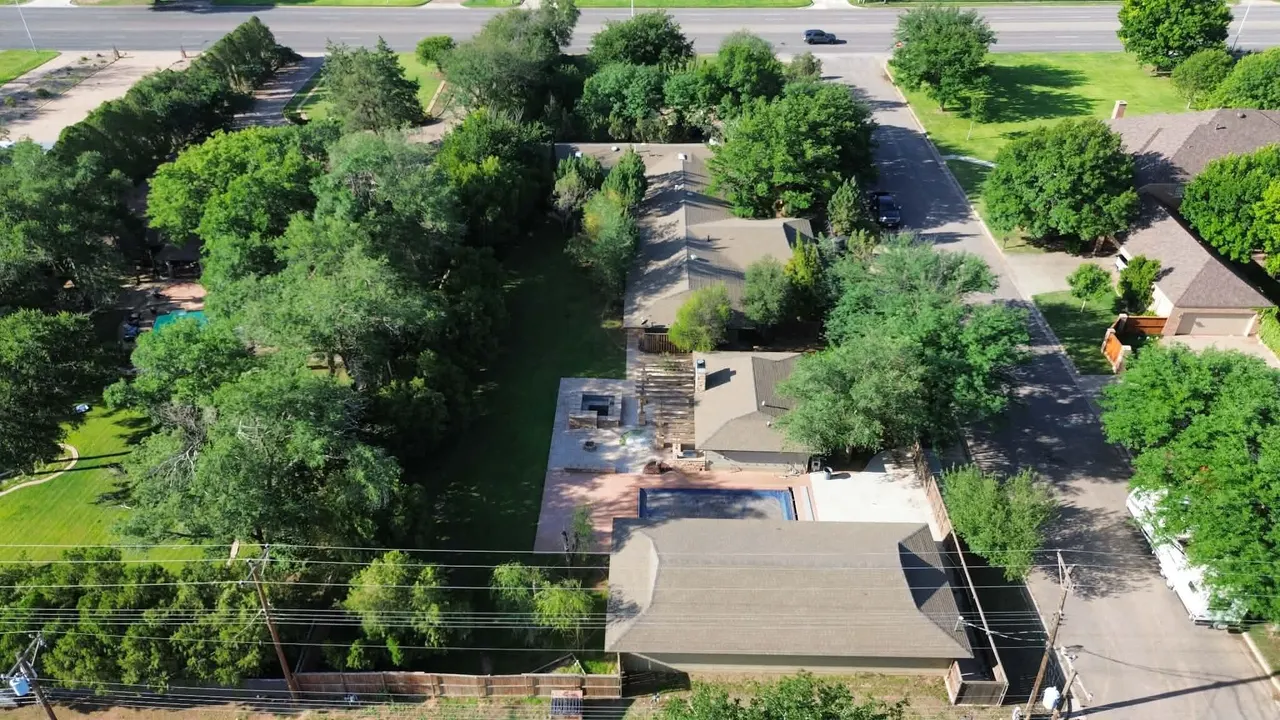 Photo 2 — 4910 19th Street, Lubbock, TX 79407