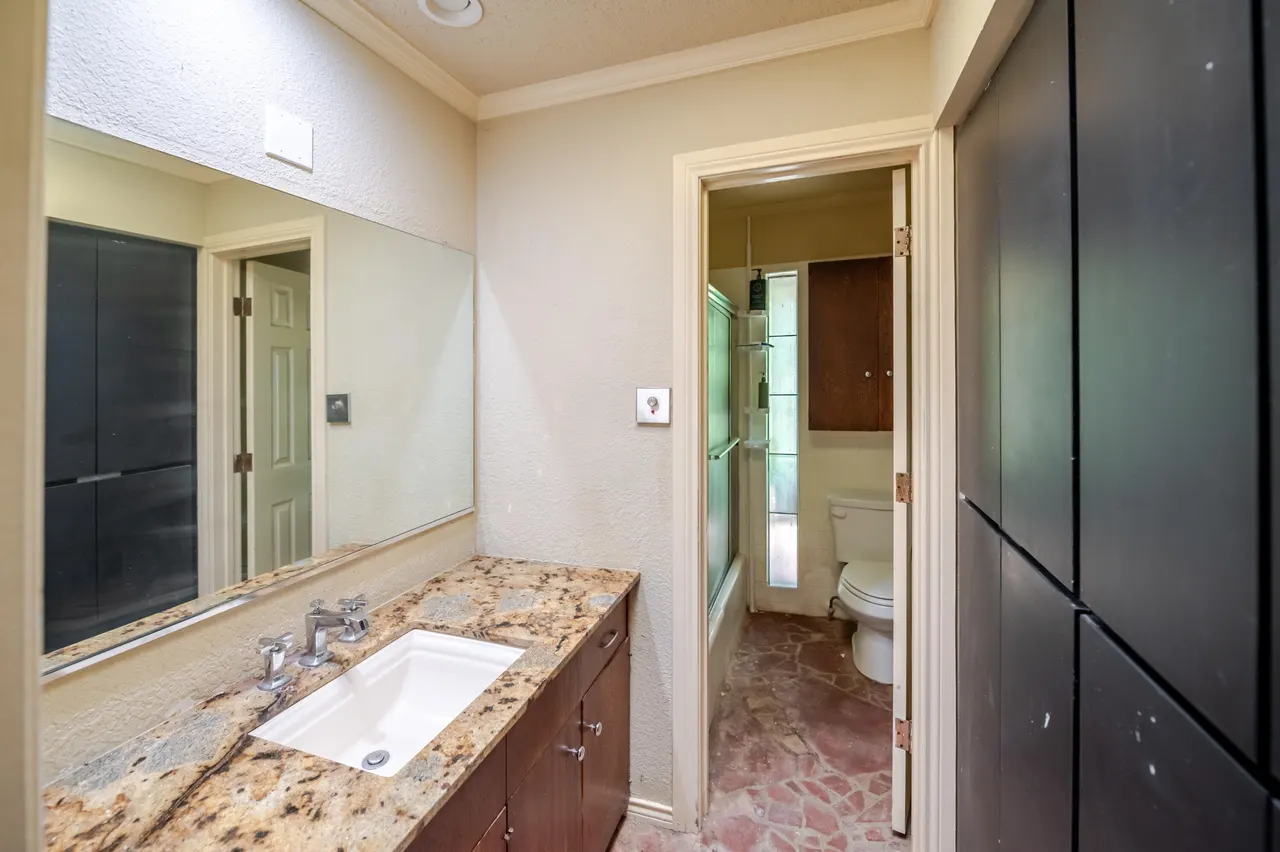 Photo 39 — 4910 19th Street, Lubbock, TX 79407