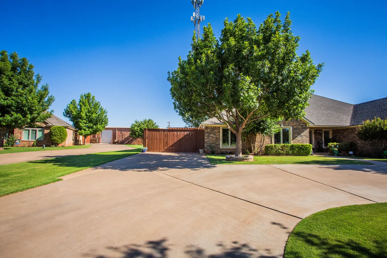 Photo 4 — 6803 79th Street, Lubbock, TX 79424