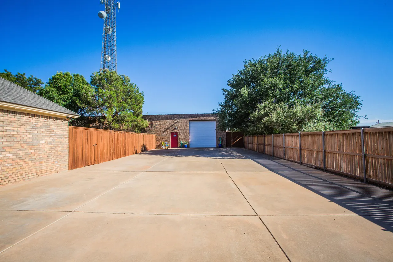 Photo 12 — 6803 79th Street, Lubbock, TX 79424