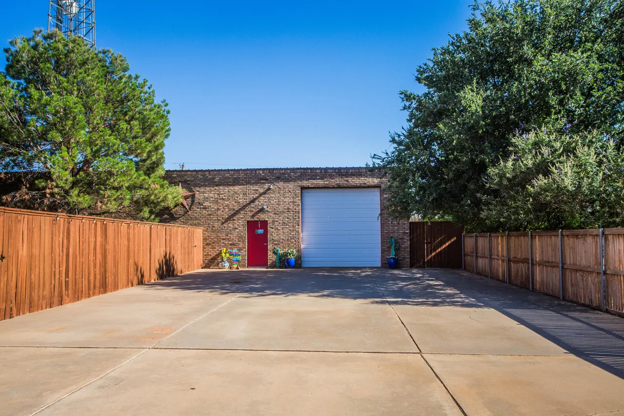 Photo 13 — 6803 79th Street, Lubbock, TX 79424