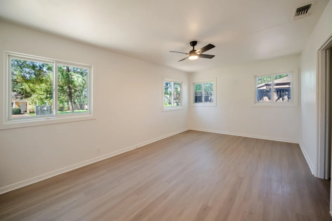 Photo 5 — 2421 32nd Street, Lubbock, TX 79411
