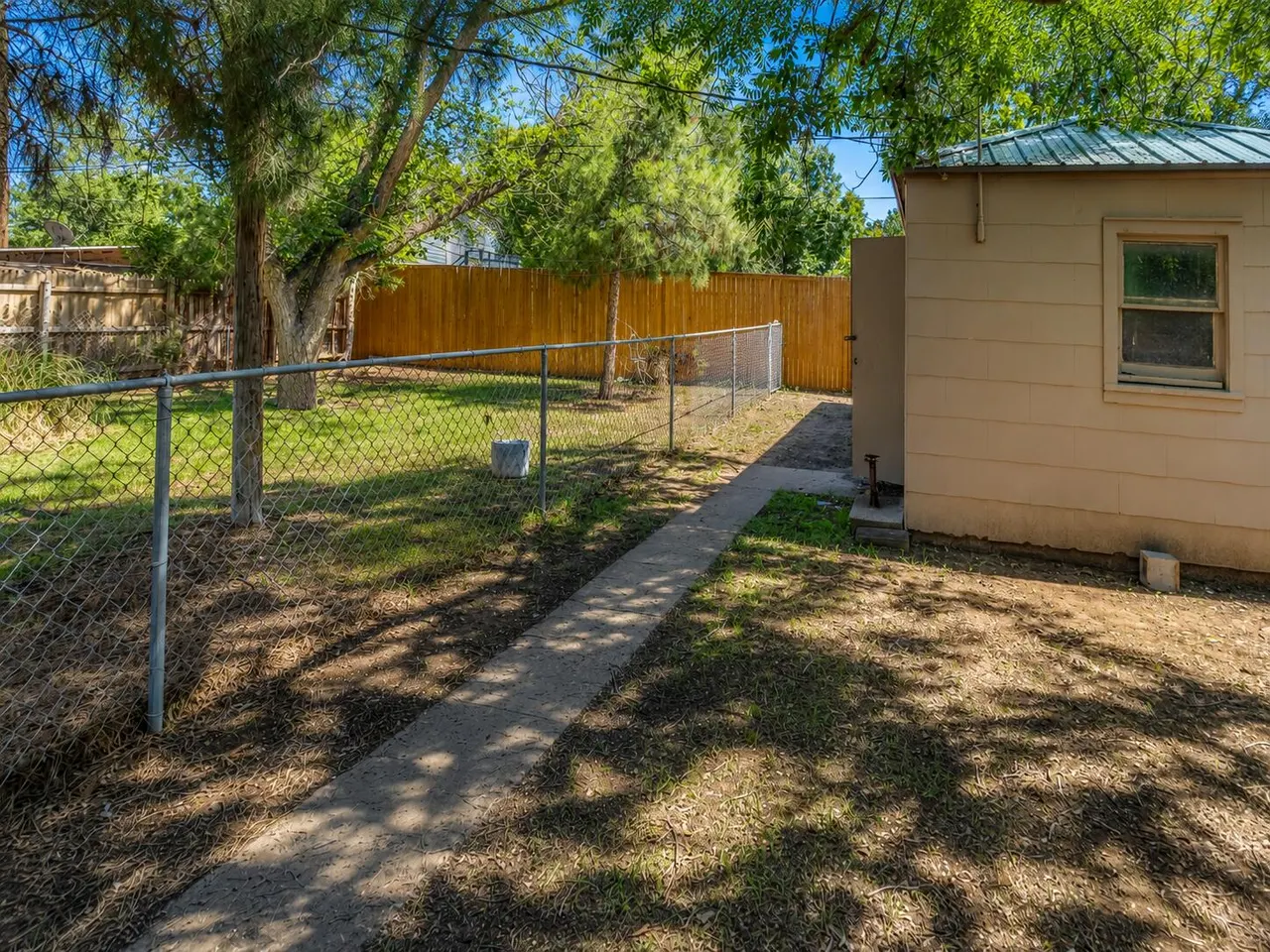 Photo 25 — 2421 32nd Street, Lubbock, TX 79411