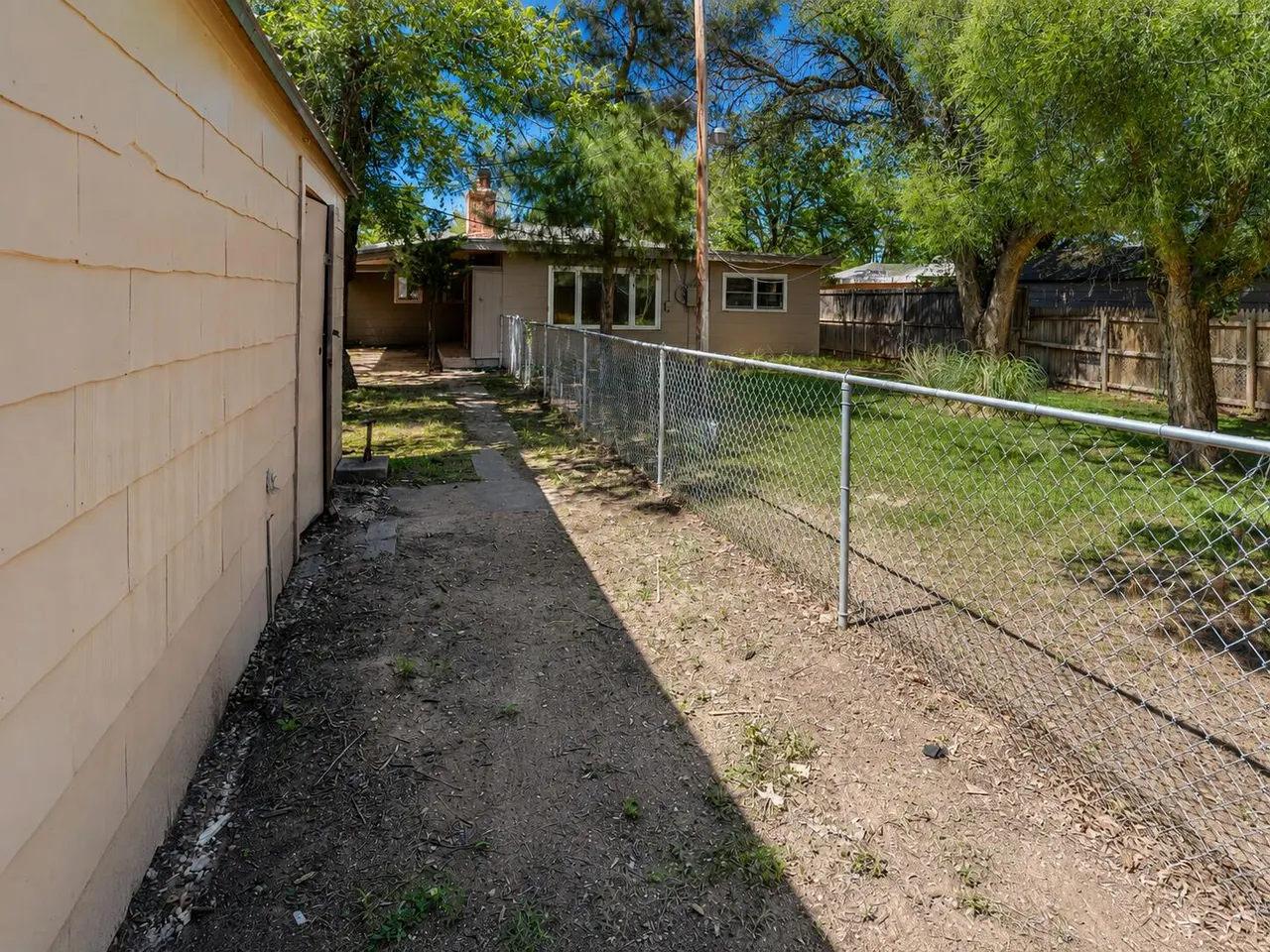 Photo 26 — 2421 32nd Street, Lubbock, TX 79411