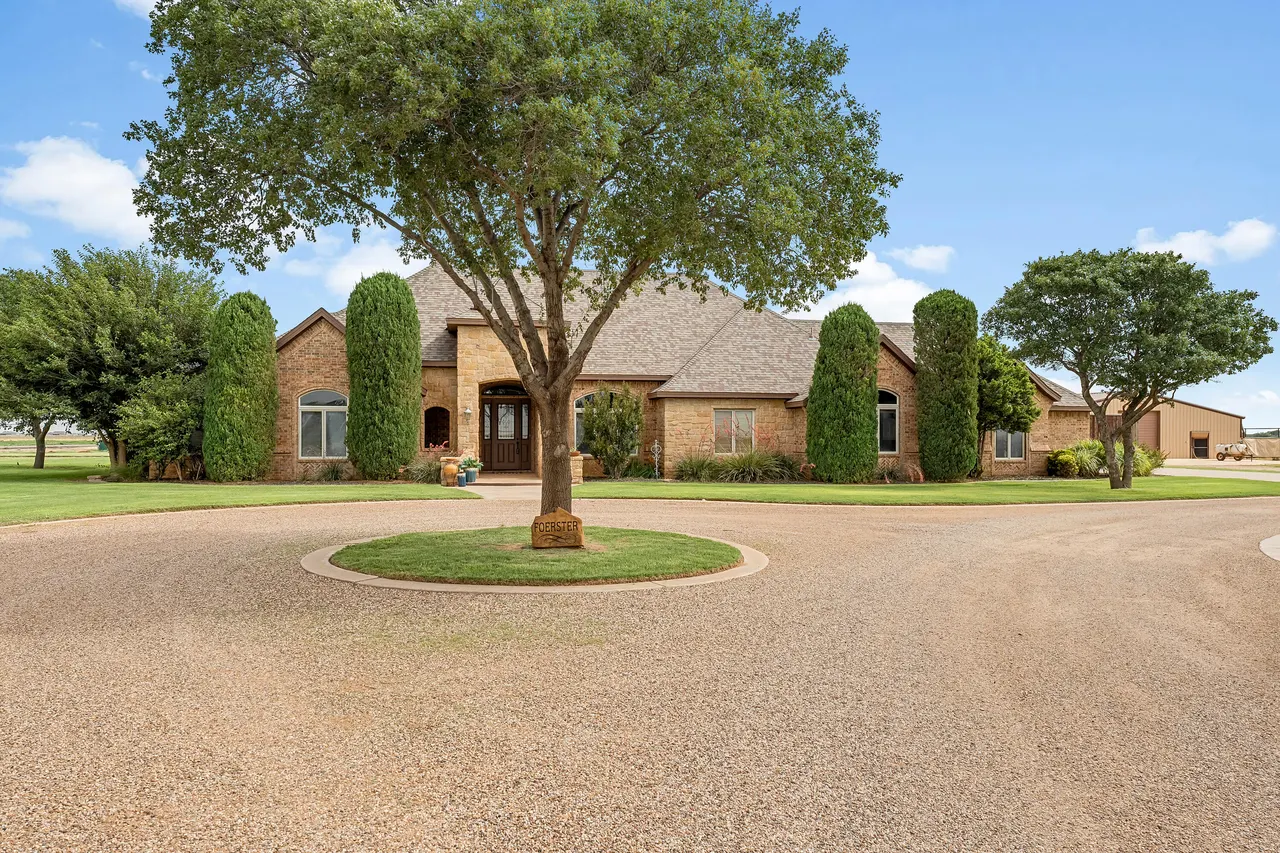 Photo 2 — 7824 FM 2641, Shallowater, TX 79363