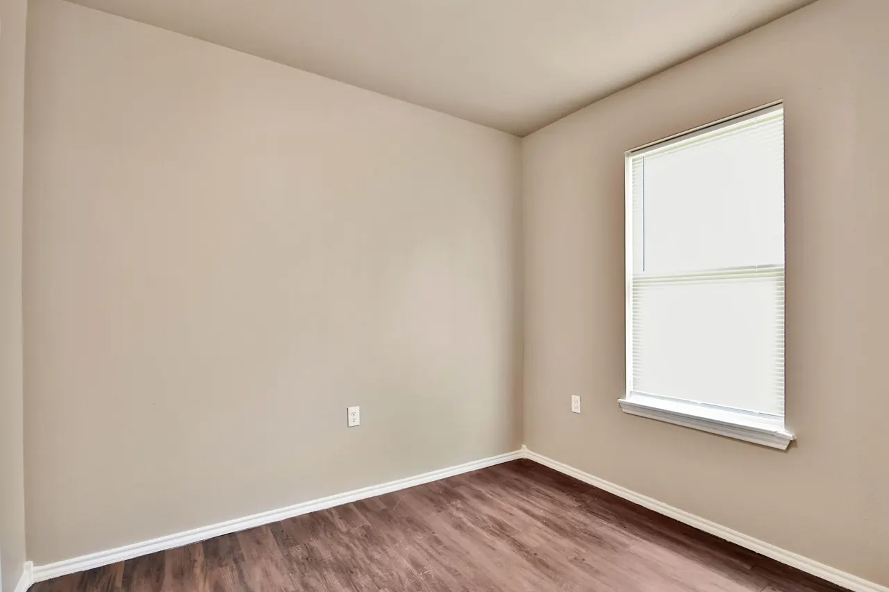 Photo 7 — 209 36th Street, Lubbock, TX 79404