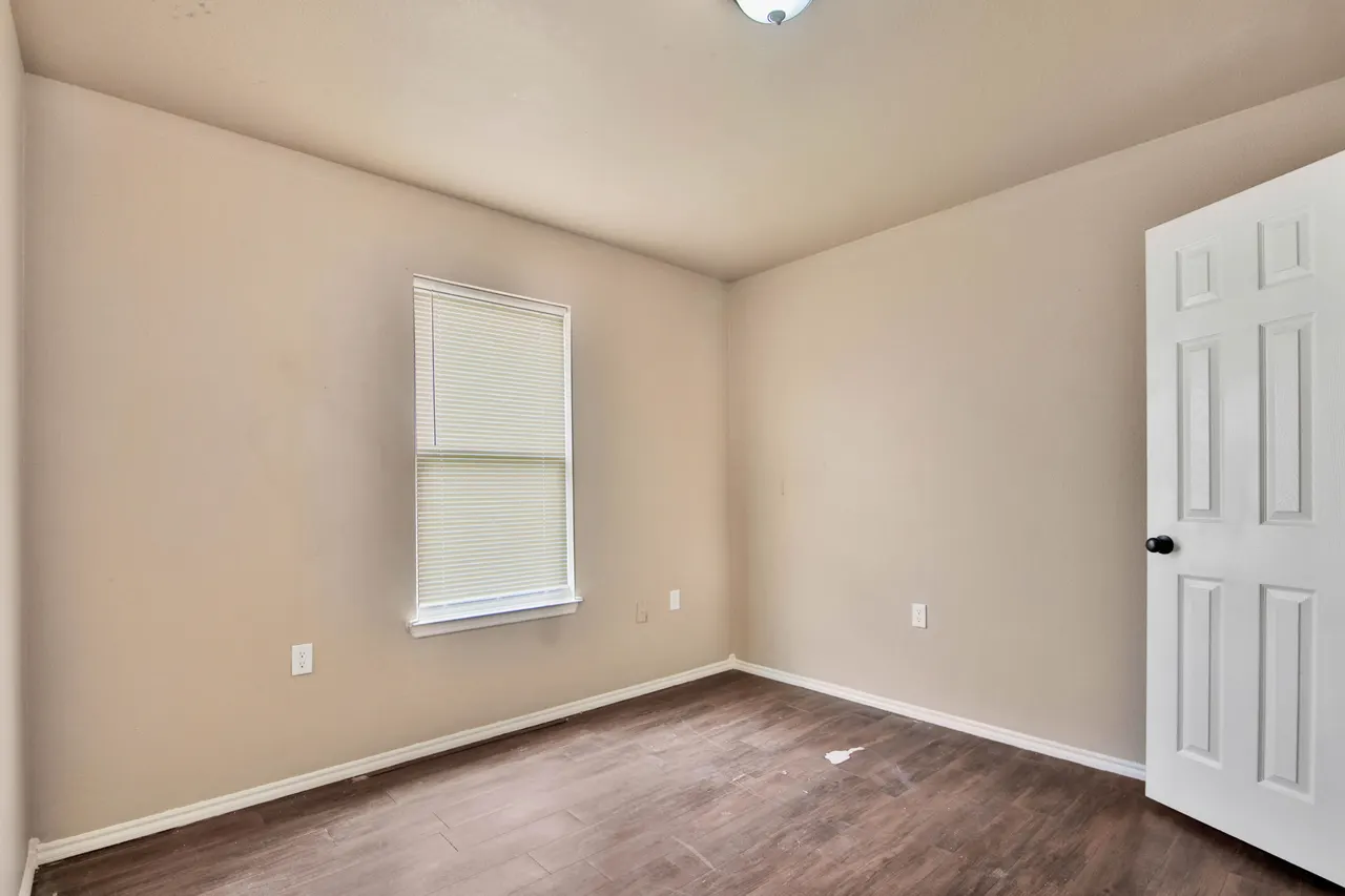 Photo 14 — 209 36th Street, Lubbock, TX 79404