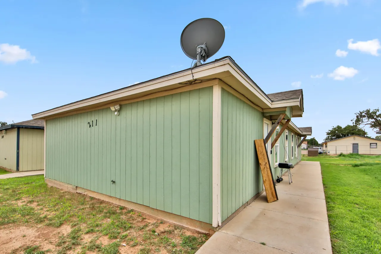 Front exterior — 211 36th Street, Lubbock, TX 79404