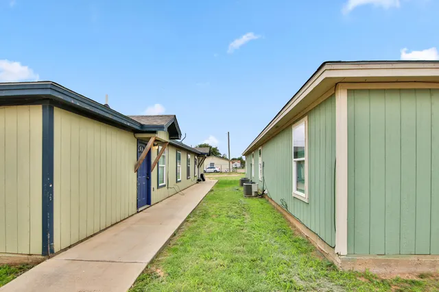 Photo 2 — 211 36th Street, Lubbock, TX 79404