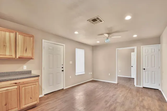 Photo 6 — 211 36th Street, Lubbock, TX 79404