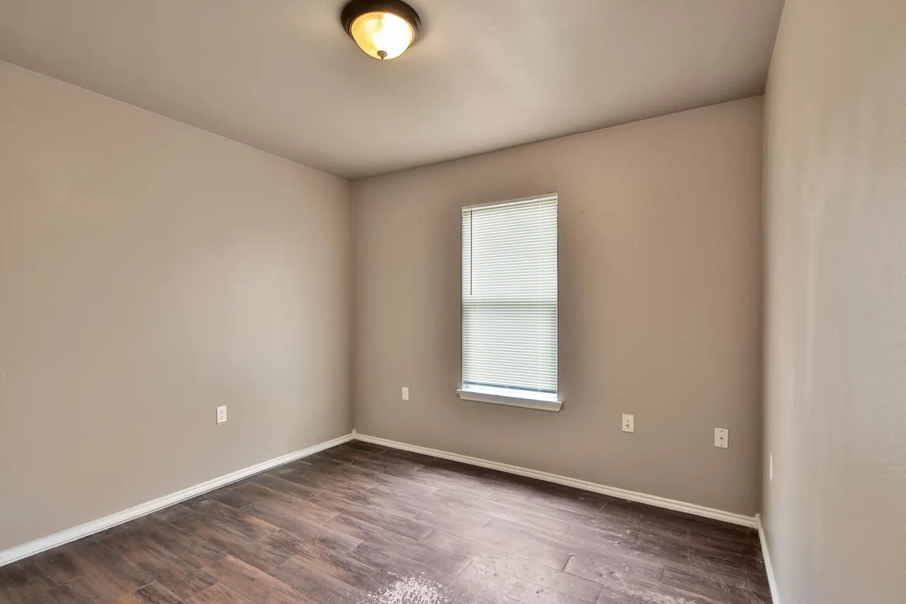 Photo 9 — 211 36th Street, Lubbock, TX 79404