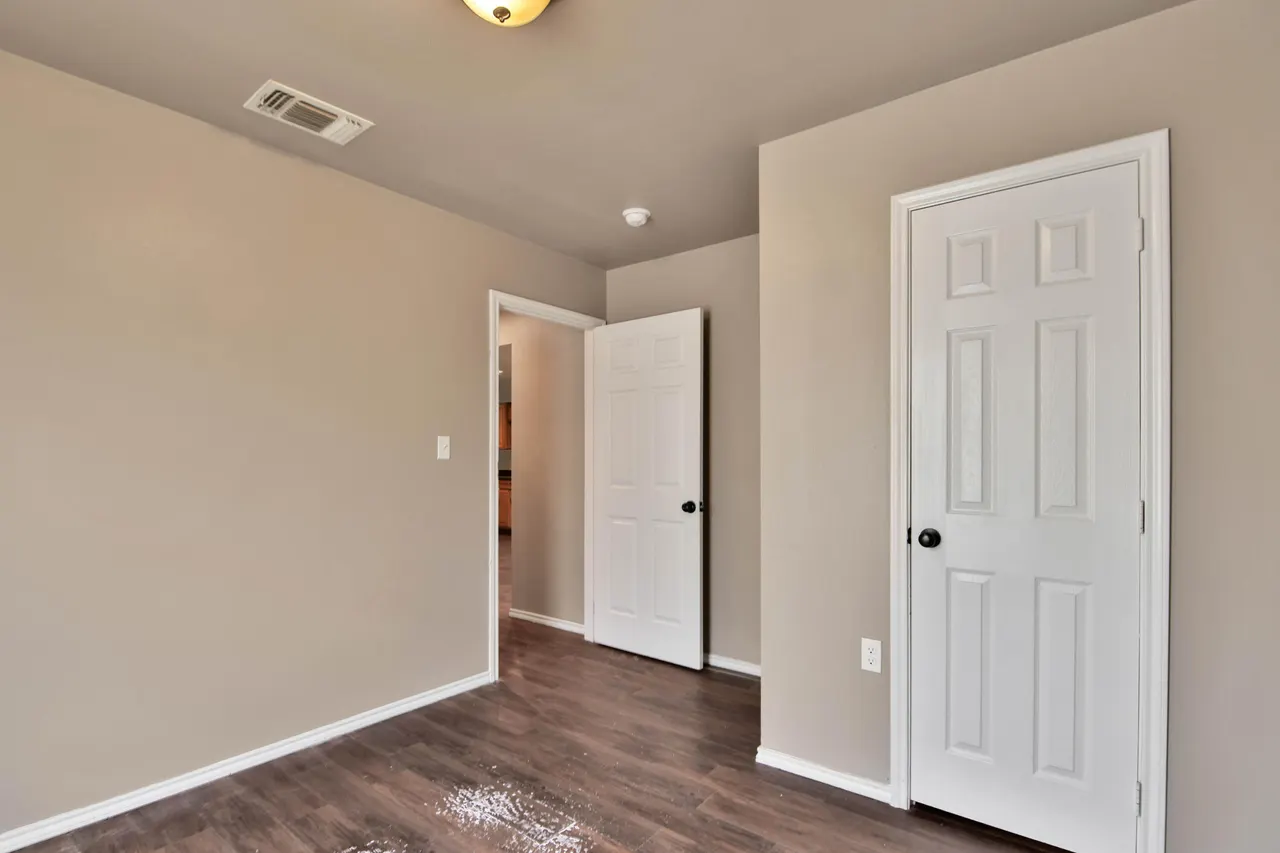 Photo 11 — 211 36th Street, Lubbock, TX 79404