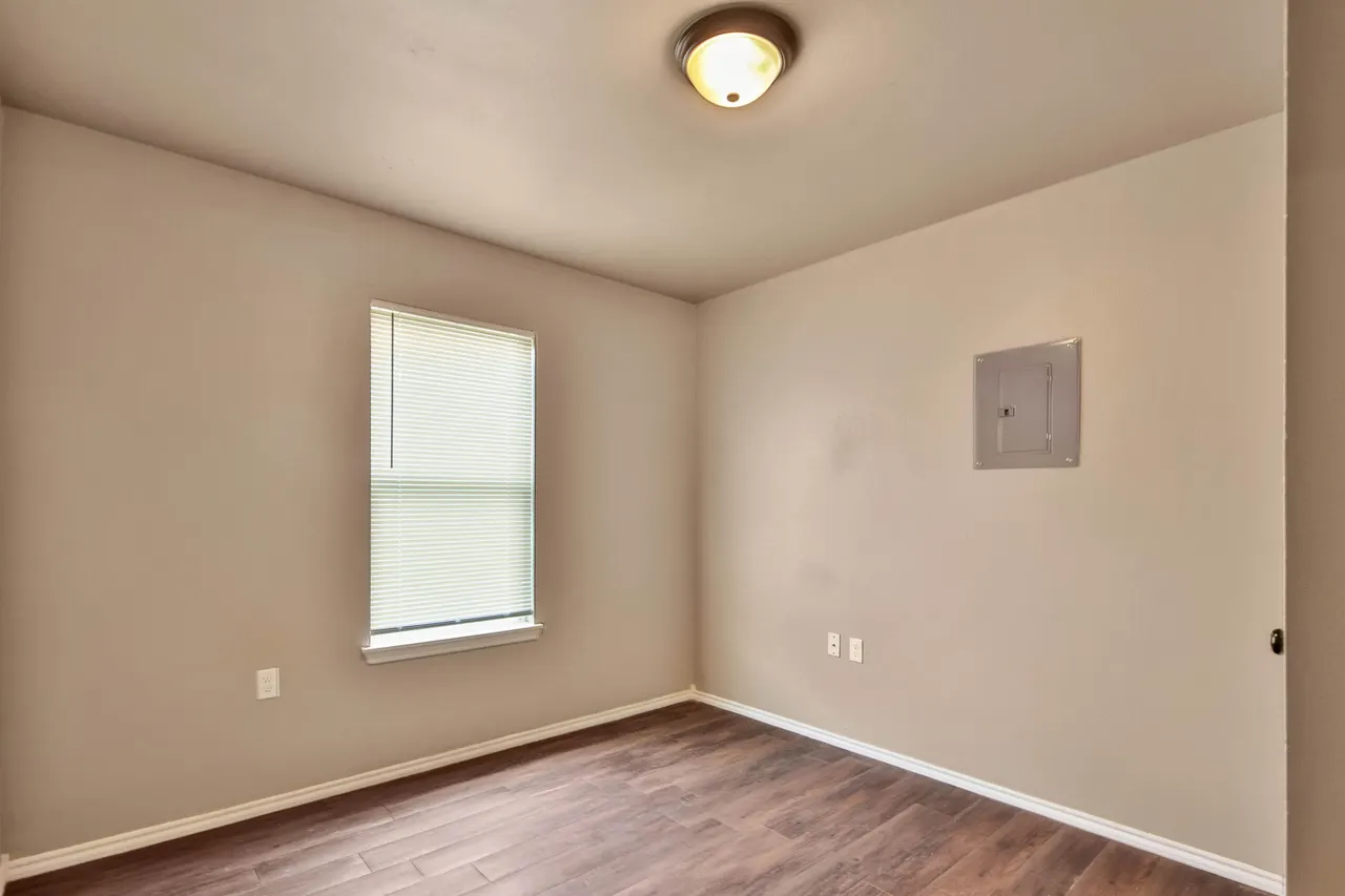 Photo 12 — 211 36th Street, Lubbock, TX 79404