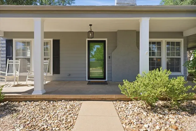 Photo 5 — 2423 28th Street, Lubbock, TX 79411