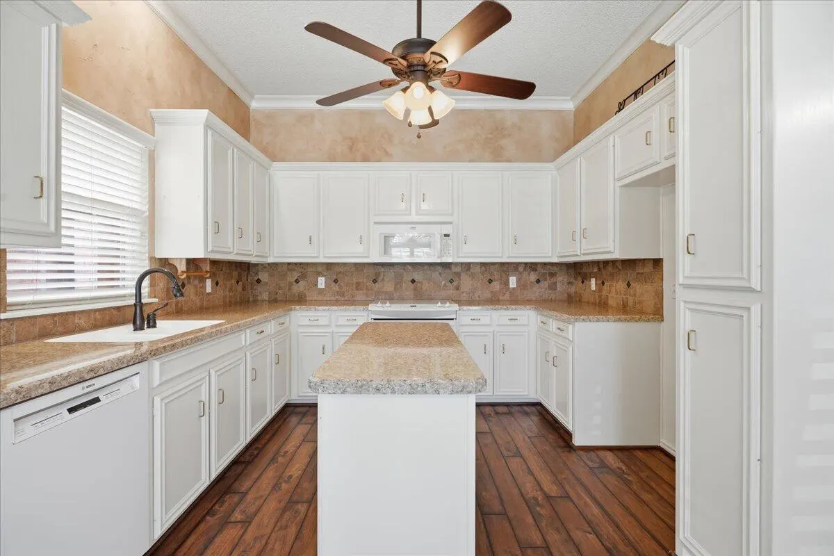 Photo 8 — 5513 65th Street, Lubbock, TX 79424