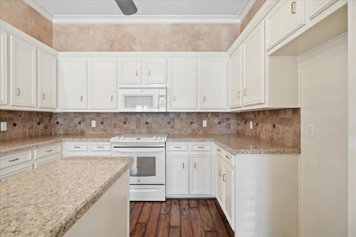Photo 10 — 5513 65th Street, Lubbock, TX 79424