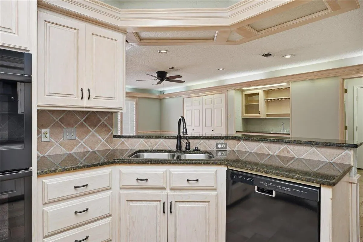 Photo 12 — 5512 83rd Street, Lubbock, TX 79424