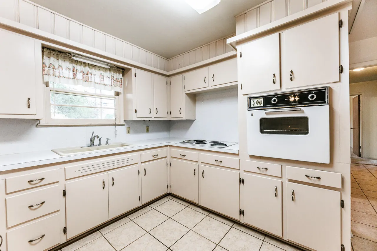 Photo 13 — 5220 7th Street, Lubbock, TX 79416