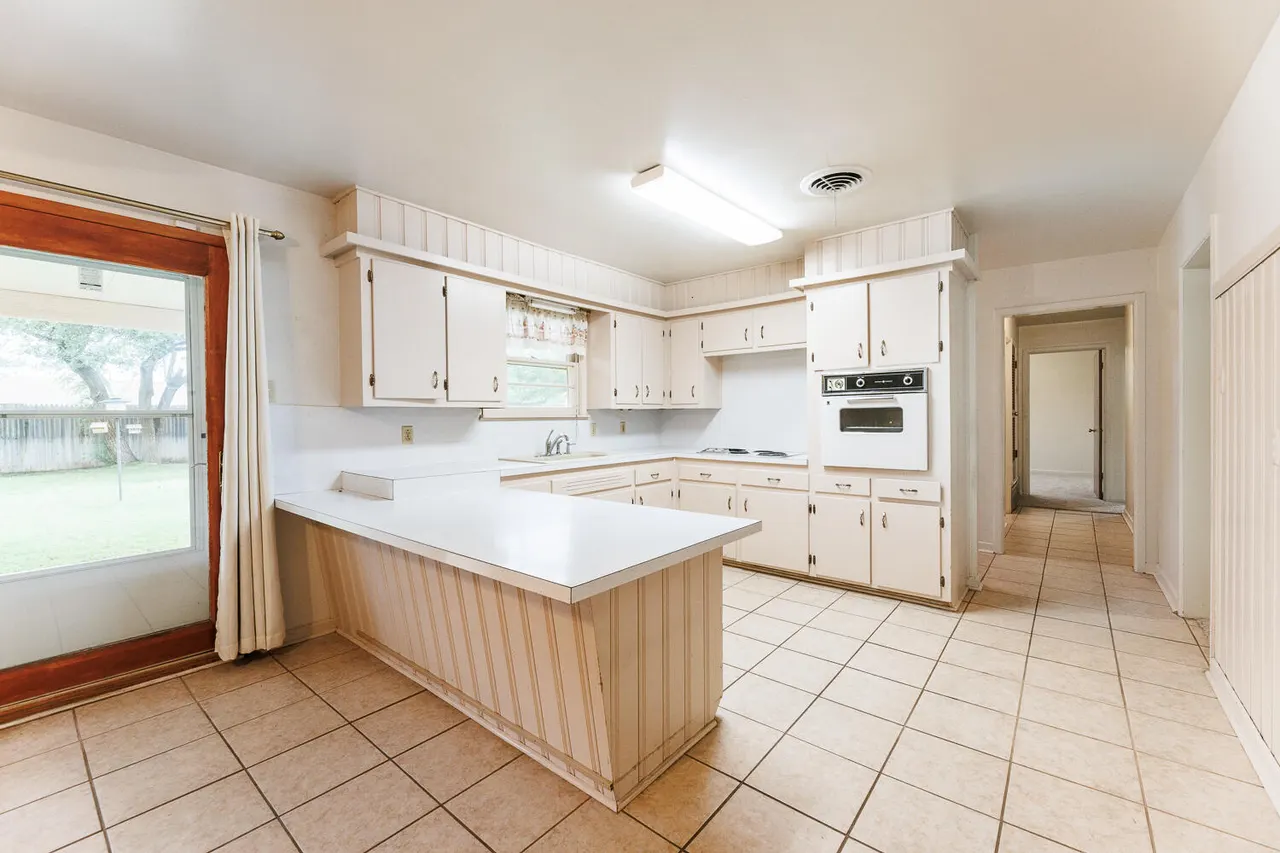 Photo 11 — 5220 7th Street, Lubbock, TX 79416
