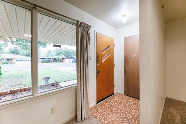 Photo 4 — 5220 7th Street, Lubbock, TX 79416