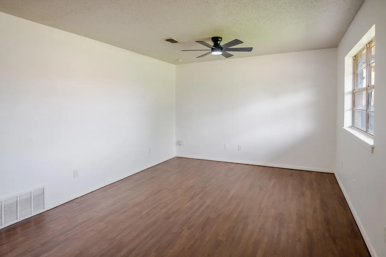 Photo 3 — 6408 24th Street, Lubbock, TX 79407