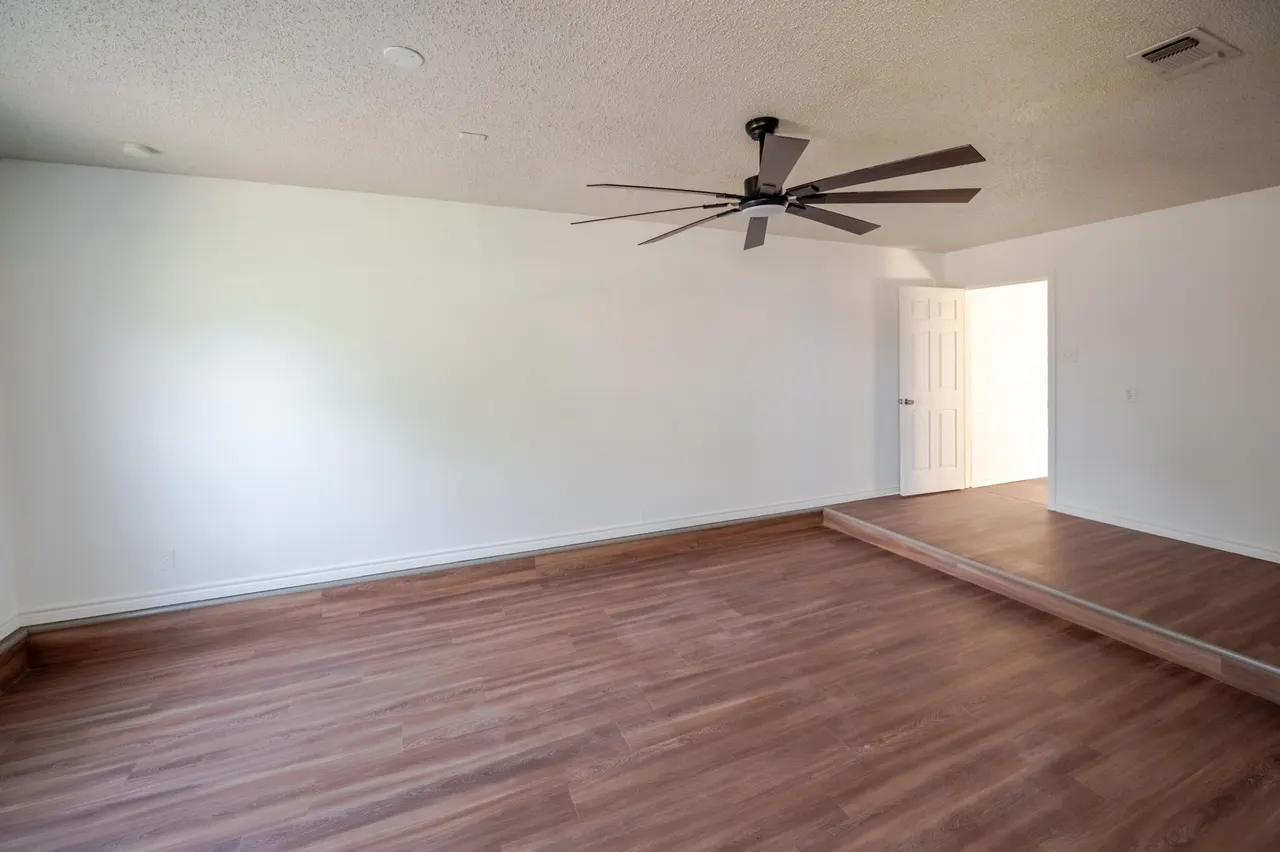 Photo 10 — 6408 24th Street, Lubbock, TX 79407