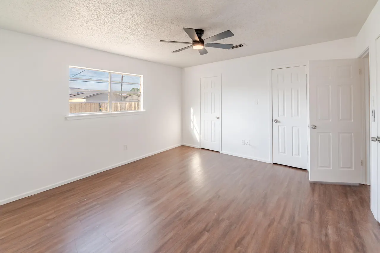 Photo 15 — 6408 24th Street, Lubbock, TX 79407