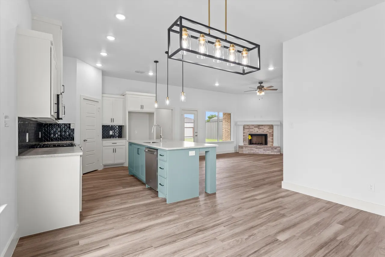 Photo 9 — 619 Holly Street, Levelland, TX 79336