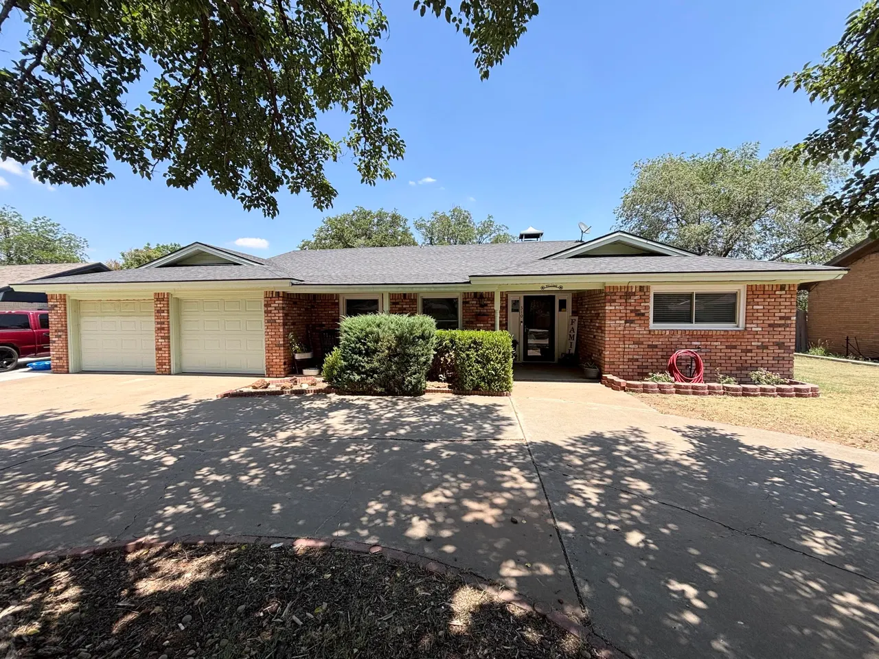 Front exterior — 310 W 9th Street, Hale Center, TX 79041