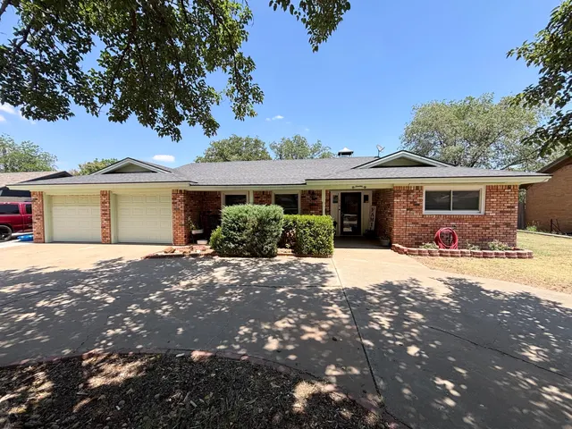 Front exterior — 310 W 9th Street, Hale Center, TX 79041