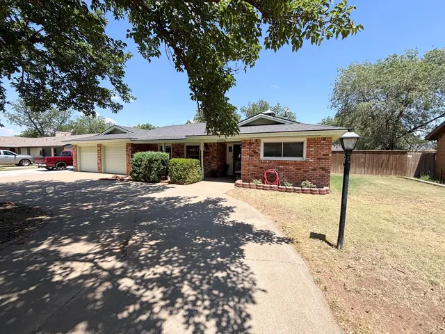 Photo 3 — 310 W 9th Street, Hale Center, TX 79041