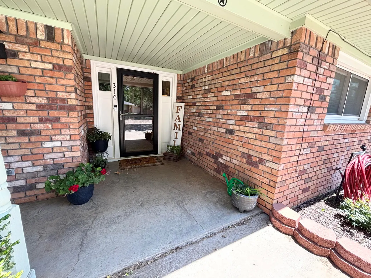 Photo 5 — 310 W 9th Street, Hale Center, TX 79041