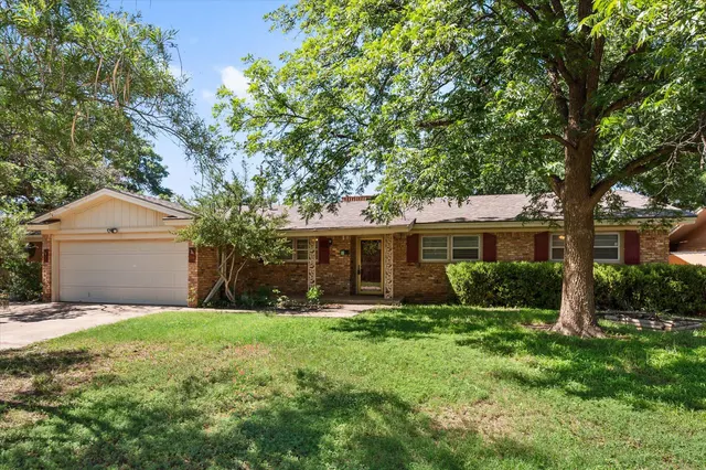 Photo 4 — 4604 27th Street, Lubbock, TX 79410