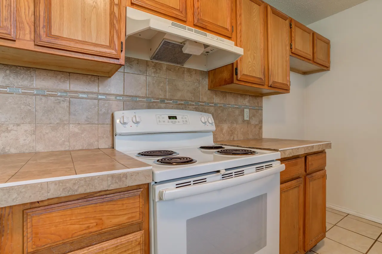 Photo 12 — 6210 22nd Street, Lubbock, TX 79407
