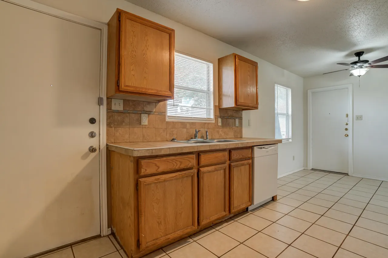 Photo 16 — 6210 22nd Street, Lubbock, TX 79407