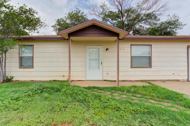 Photo 2 — 6210 22nd Street, Lubbock, TX 79407