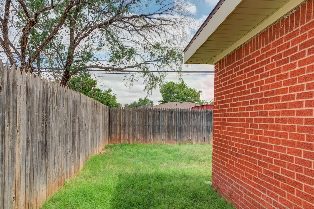 Photo 15 — 608 6th Street, Wolfforth, TX 79382