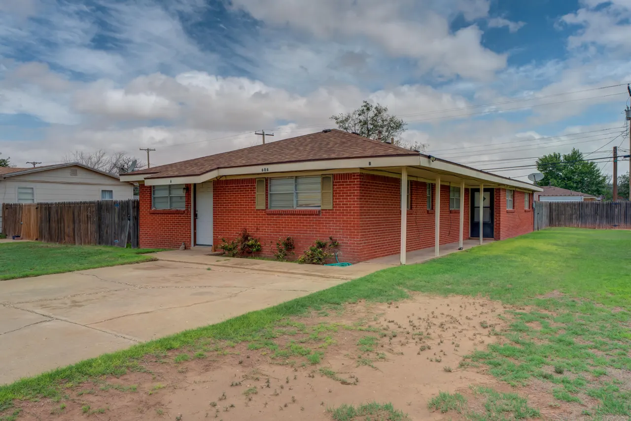 Photo 2 — 608 6th Street, Wolfforth, TX 79382