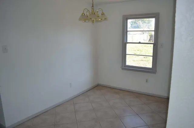 Photo 4 — 2018 E 28th Street, Lubbock, TX 79404