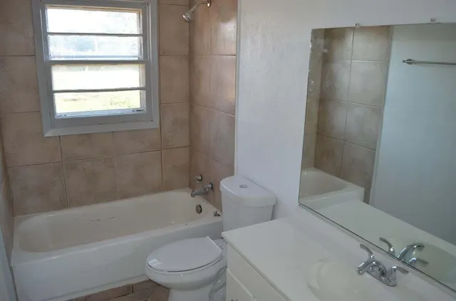 Photo 5 — 2018 E 28th Street, Lubbock, TX 79404