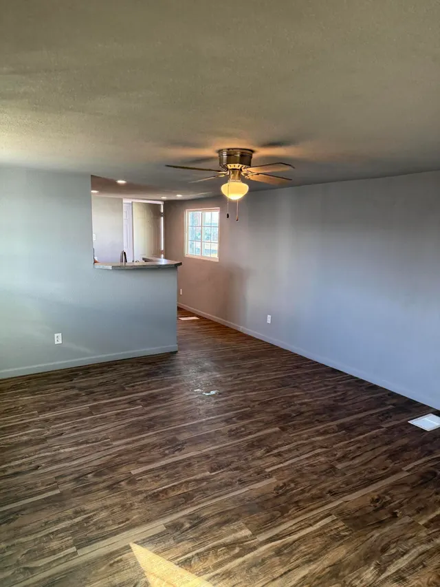Photo 8 — 504 Avenue E, Levelland, TX 79336