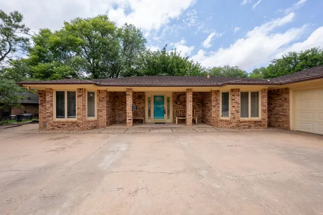 Photo 4 — 21 E Brookhollow Drive, Ransom Canyon, TX 79366