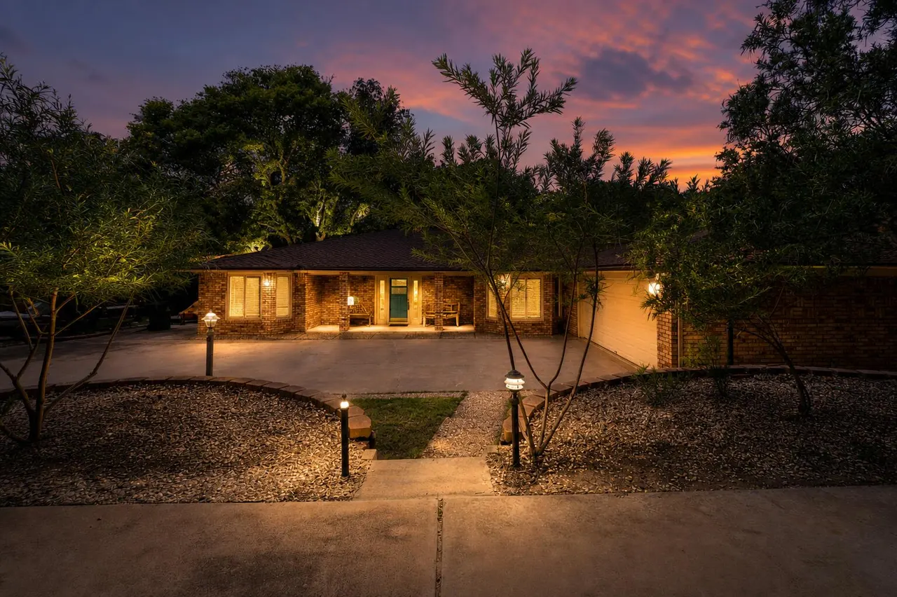 Photo 2 — 21 E Brookhollow Drive, Ransom Canyon, TX 79366