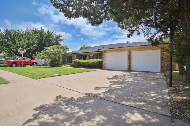 Photo 3 — 5415 93rd Street, Lubbock, TX 79424
