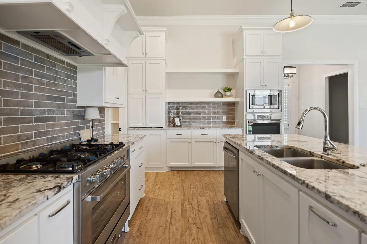 Photo 8 — 7036 100th Street, Lubbock, TX 79424