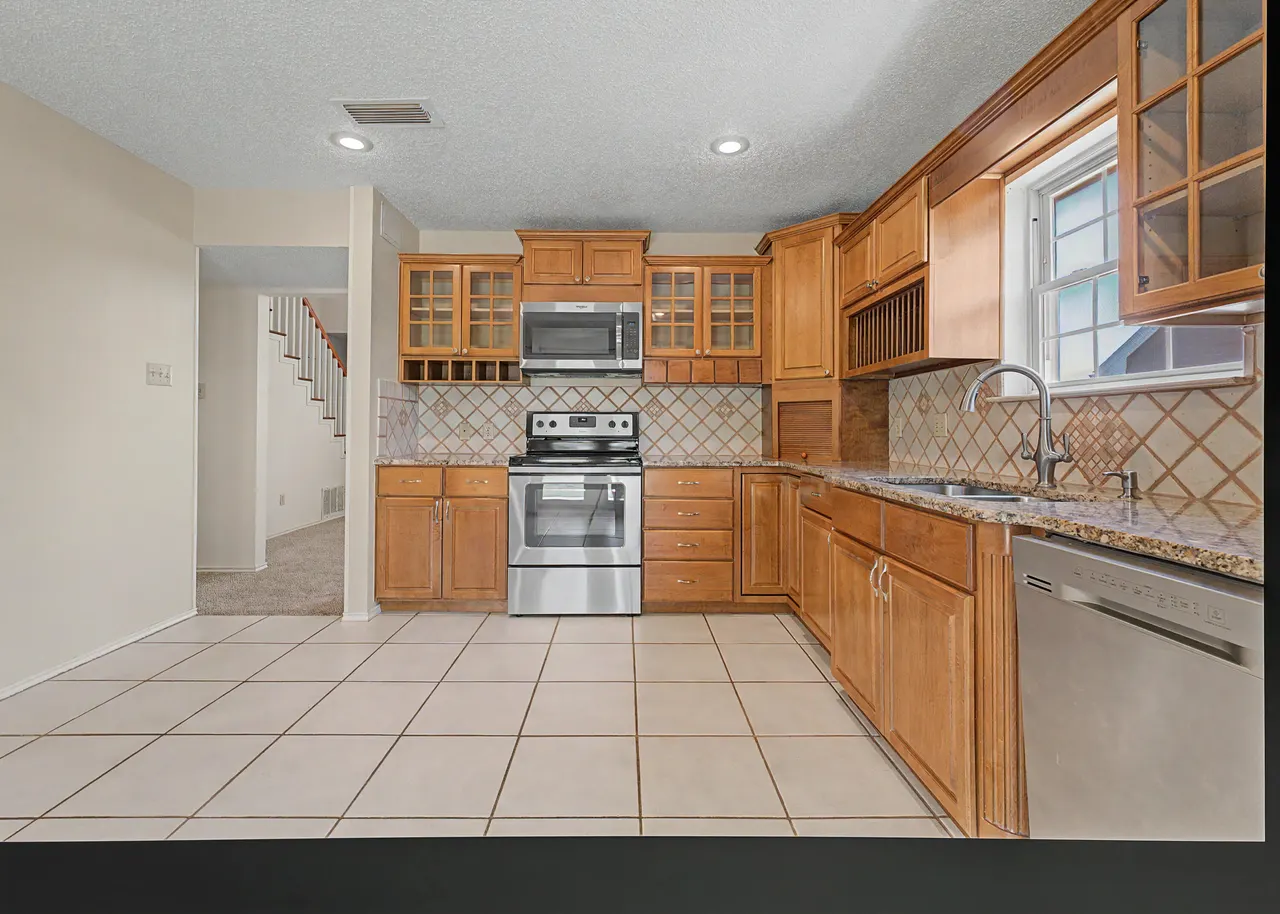 Photo 6 — 405 N Evanston Avenue, Lubbock, TX 79416