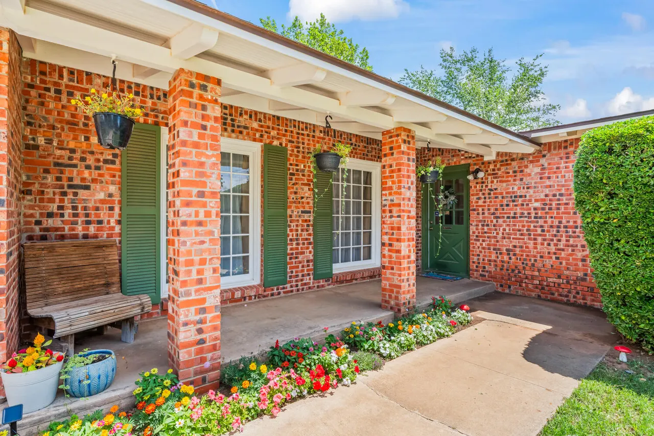 Photo 5 — 3012 56th Street, Lubbock, TX 79413