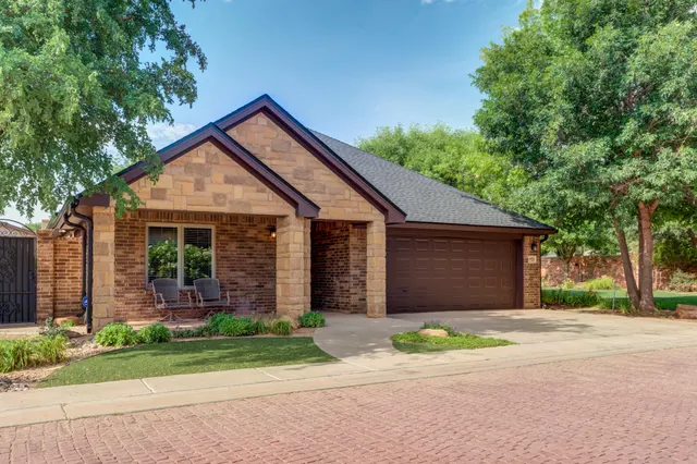 Photo 2 — 29 Tuscan Villas Circle, Lubbock, TX 79423