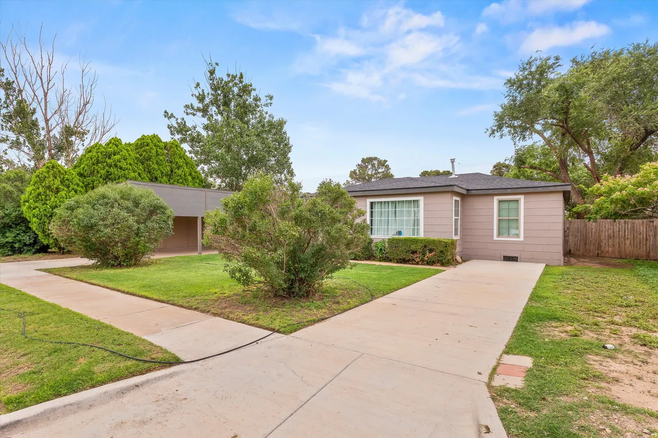 Photo 2 — 516 Double U Drive, Levelland, TX 79336